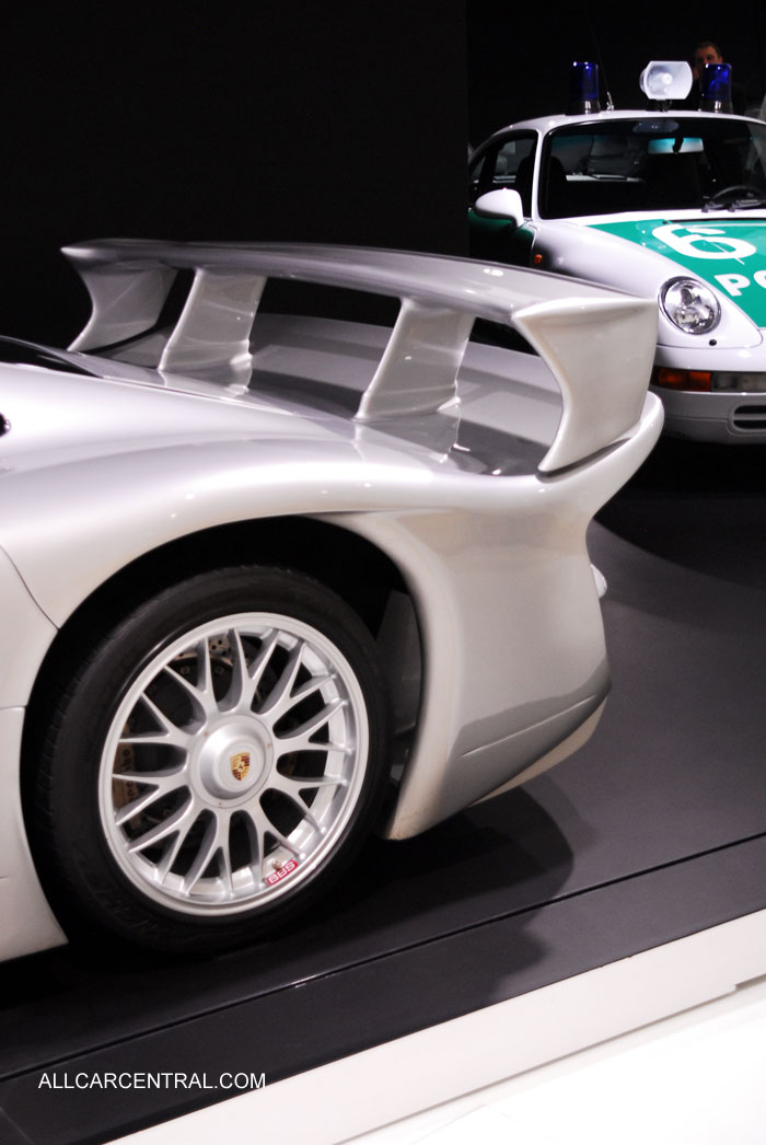 Porsche 911 GT1 Street Prepared 1987